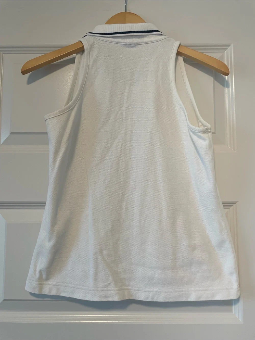 White Nike Dri Fit Women’s Collared Sleeveless Golf Polo Country Club Preppy